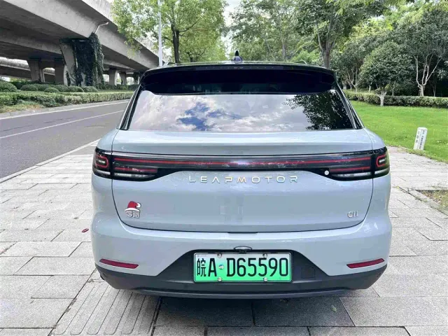 Leapmotor C11 — Фото автомобиля 14