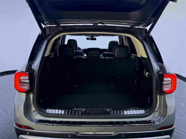 Ford Explorer 2023 EcoBoost 285 AWD Titanium Edition 7-Seater — Фото автомобиля 7