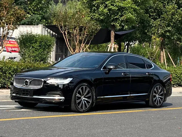 Фотография автомобиля — Volvo S90