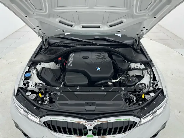 BMW 3 Series — Фото автомобиля 16