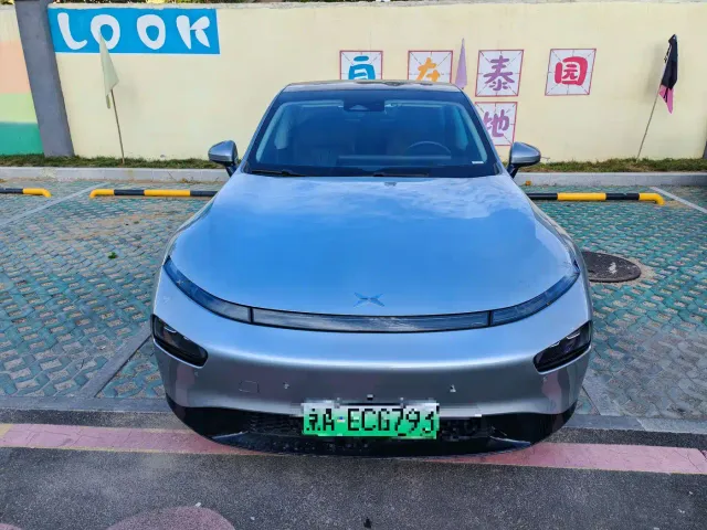 Xpeng P7 — Фото автомобиля 2