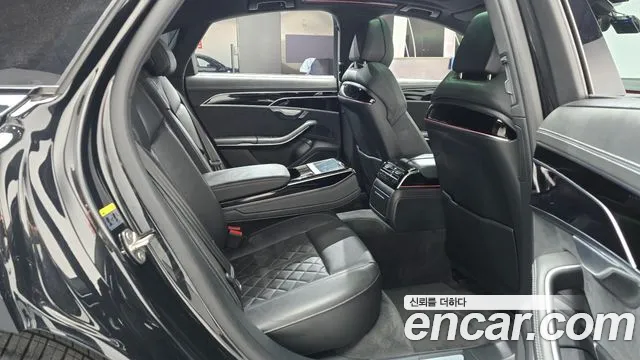 Audi A8 — Фото автомобиля 17