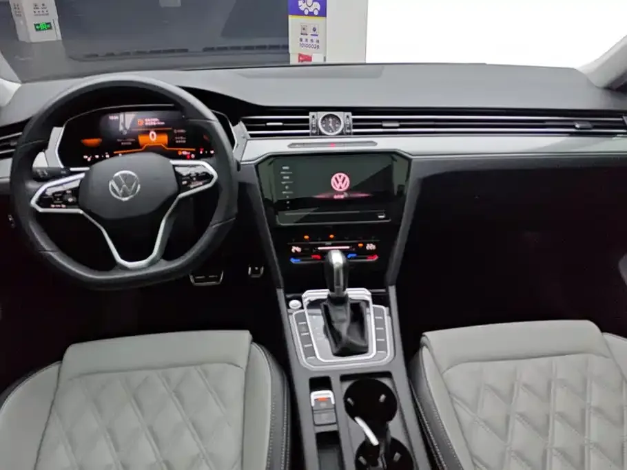 Volkswagen Magotan 2023 2 Million Units Anniversary Edition 330TSI DSG Leading Type — Фото автомобиля 12