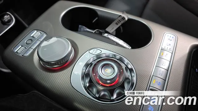 Genesis GV60 — Фото автомобиля 9