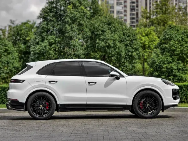 Porsche Cayenne — Фото автомобиля 4