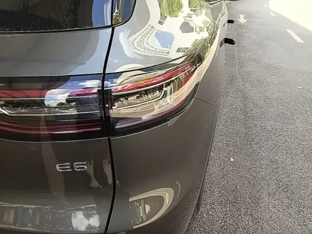 Geely Galaxy Galaxy E5 2026 610km Explorer+ Edition — Фото автомобиля 7