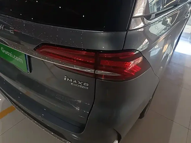 Roewe iMAX8 — Фото автомобиля 7