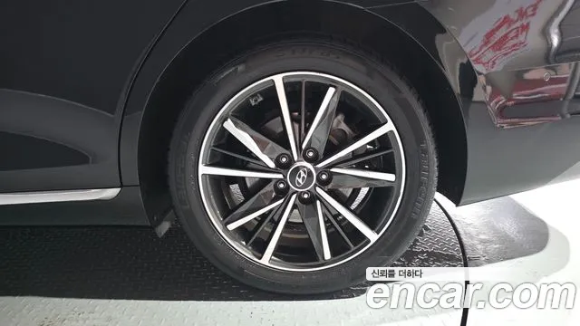 Hyundai Grandeur — Фото автомобиля 15