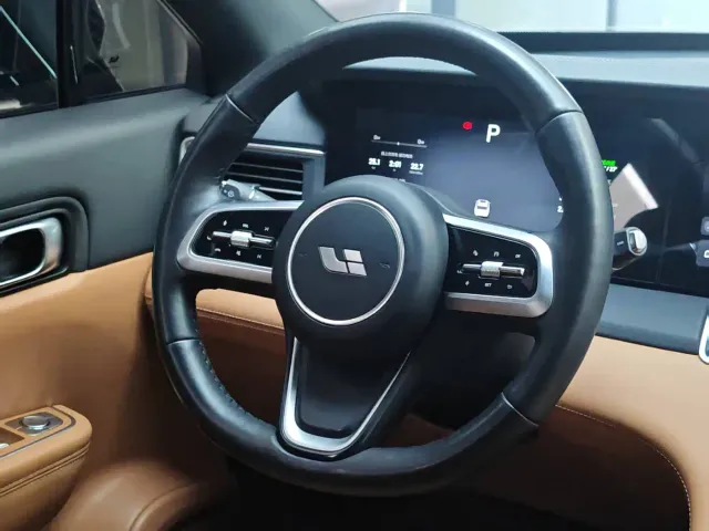 Li Auto ONE — Фото автомобиля 11