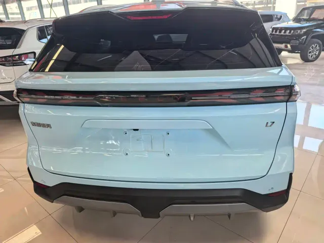 Geely Galaxy L7 — Фото автомобиля 4