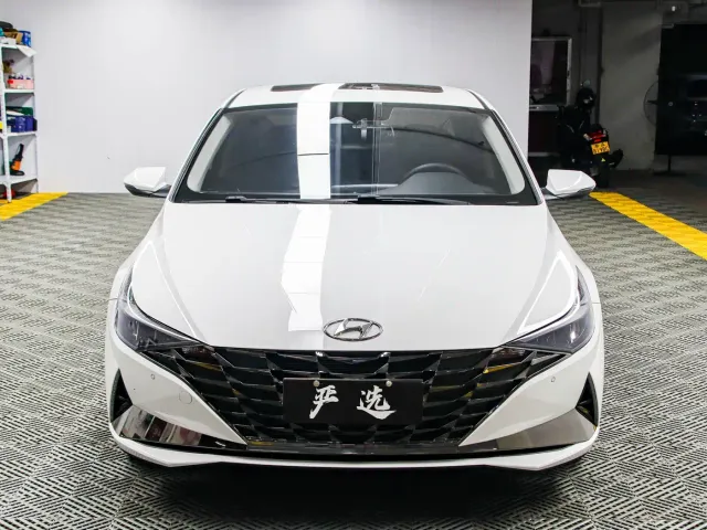 Hyundai Elantra — Фото автомобиля 2