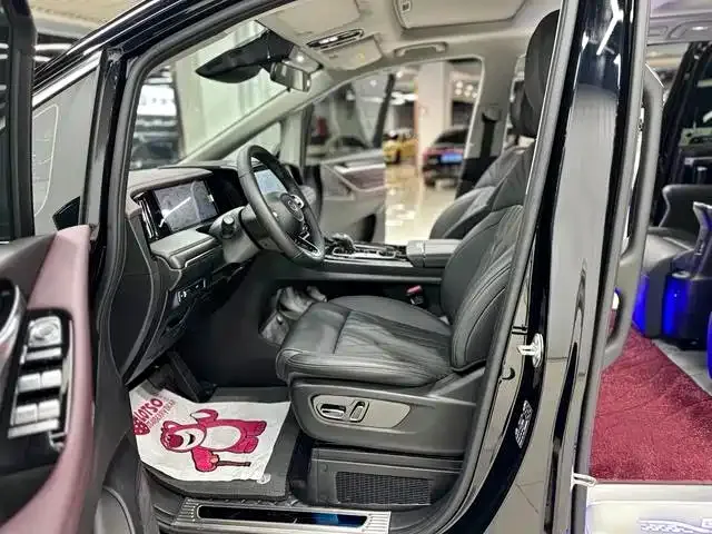 GAC Trumpchi M8 — Фото автомобиля 13