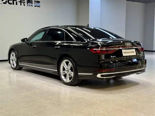 Audi A8 — Фото автомобиля 6