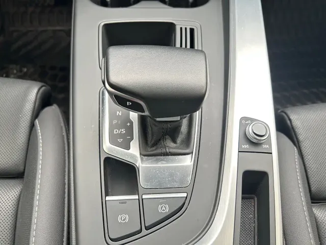 Audi A4L — Фото автомобиля 14