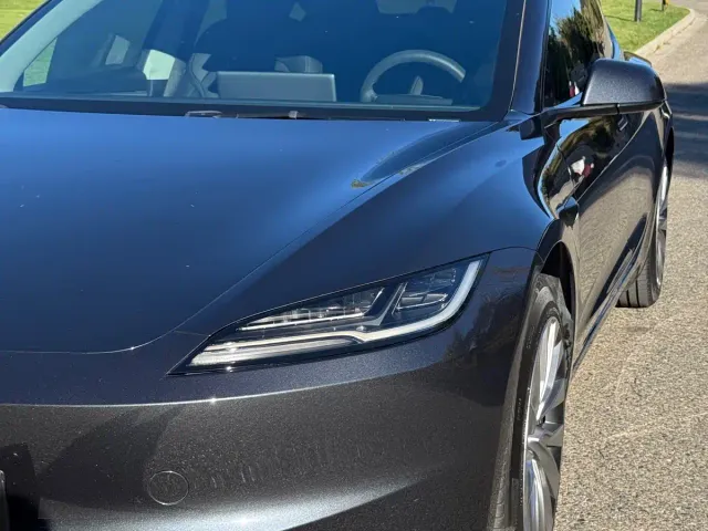 Tesla Model 3 — Фото автомобиля 7