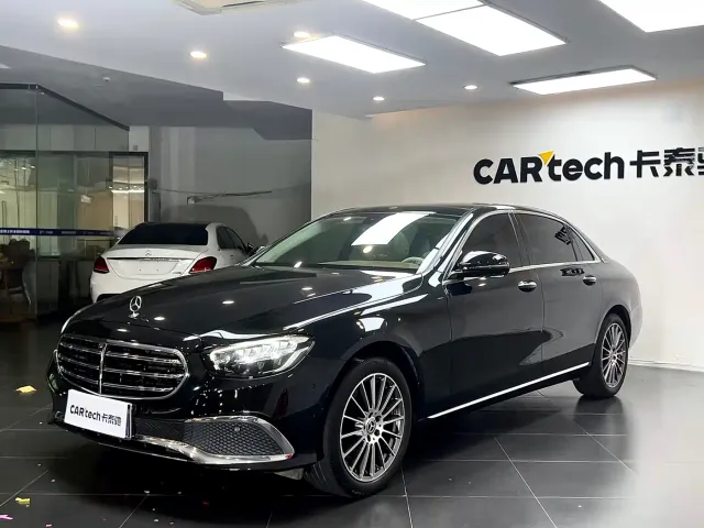 Mercedes-Benz E-Class — Фото автомобиля 4