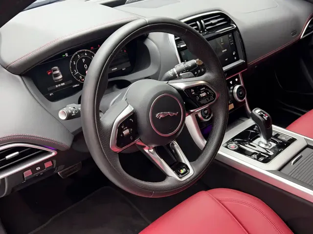 Jaguar XEL — Фото автомобиля 14