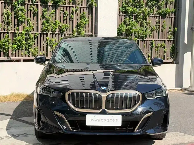 BMW 5 Series — Фото автомобиля 2