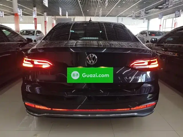 Volkswagen Lavida — Фото автомобиля 5