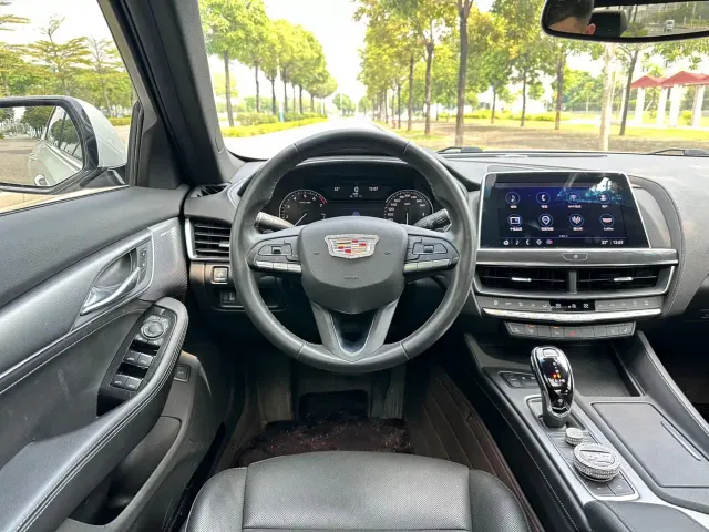 Cadillac CT5 — Фото автомобиля 9