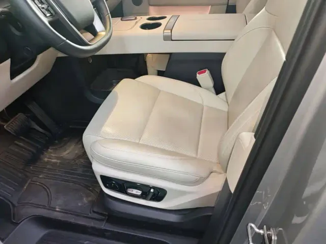 Li Auto MEGA — Фото автомобиля 14