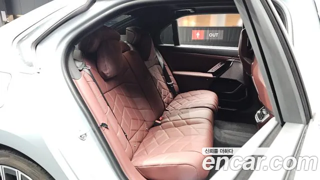BMW 7-Series — Фото автомобиля 10