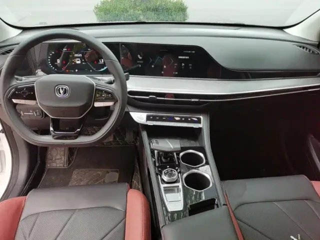 Changan Eado — Фото автомобиля 9