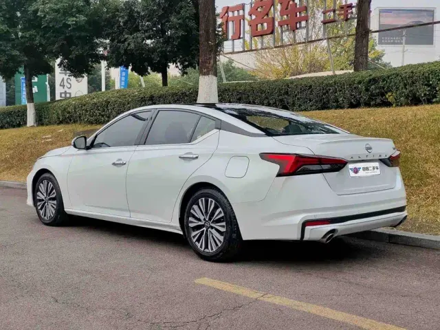Nissan Teana — Фото автомобиля 5