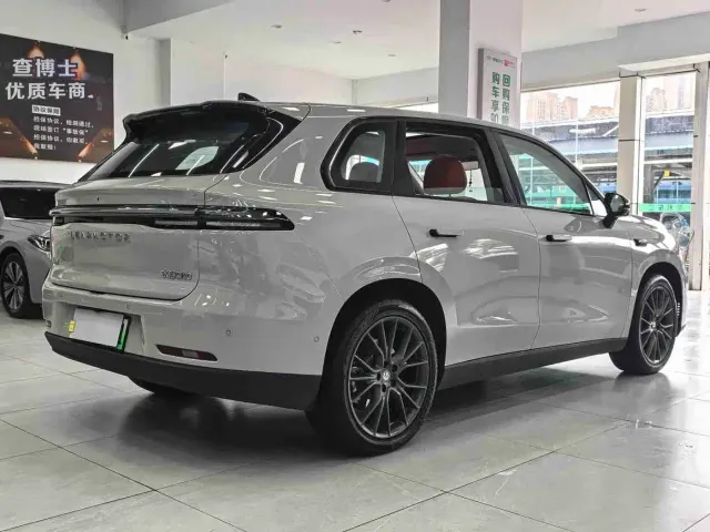 Leapmotor C10 — Фото автомобиля 11