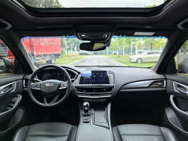 Cadillac CT5 — Фото автомобиля 9
