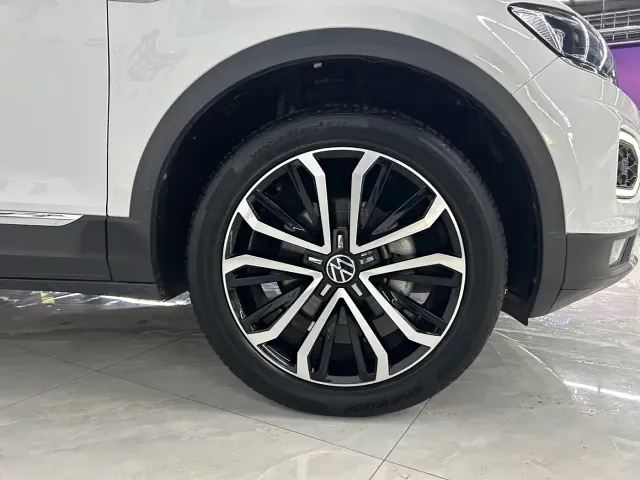 Volkswagen T-Roc — Фото автомобиля 7