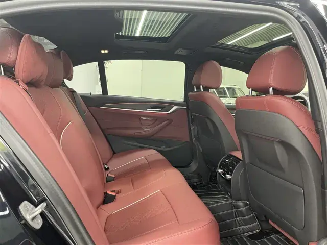 BMW 5 Series — Фото автомобиля 24