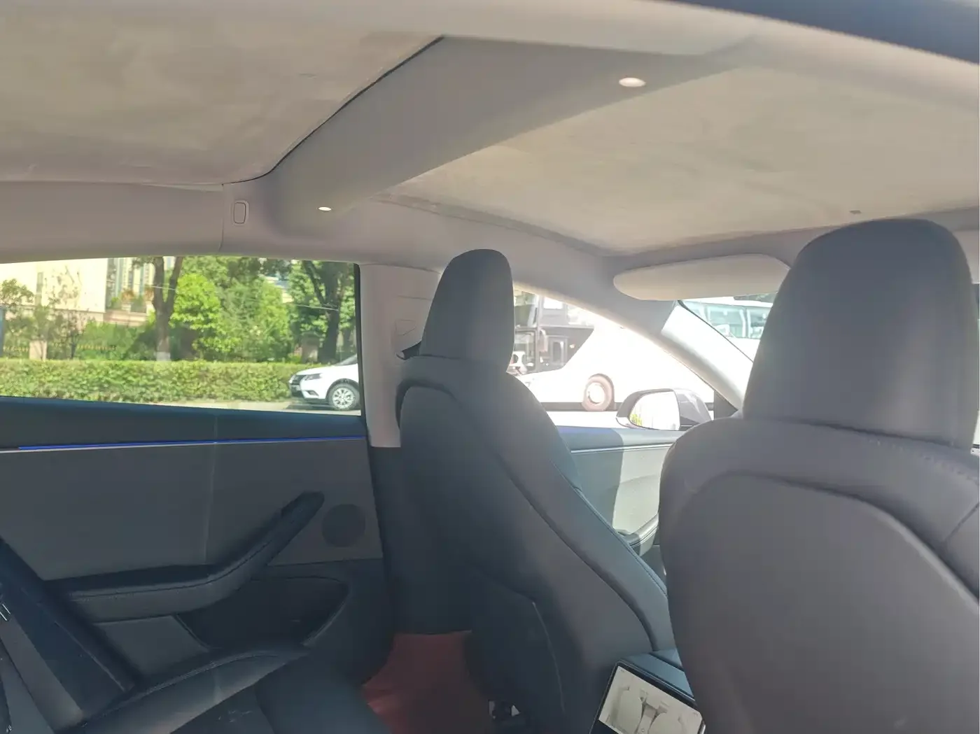 Tesla Model 3 2025 Model Rear-Wheel Drive Edition — Фото автомобиля 18