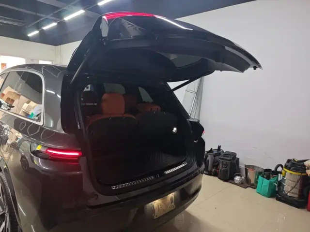 Li Auto L8 — Фото автомобиля 18