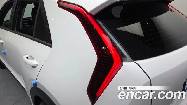 Kia Niro — Фото автомобиля 8