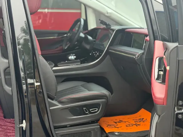 GAC Trumpchi E9 — Фото автомобиля 11