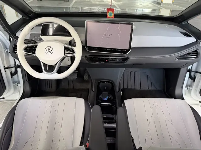 Volkswagen ID.3 — Фото автомобиля 10
