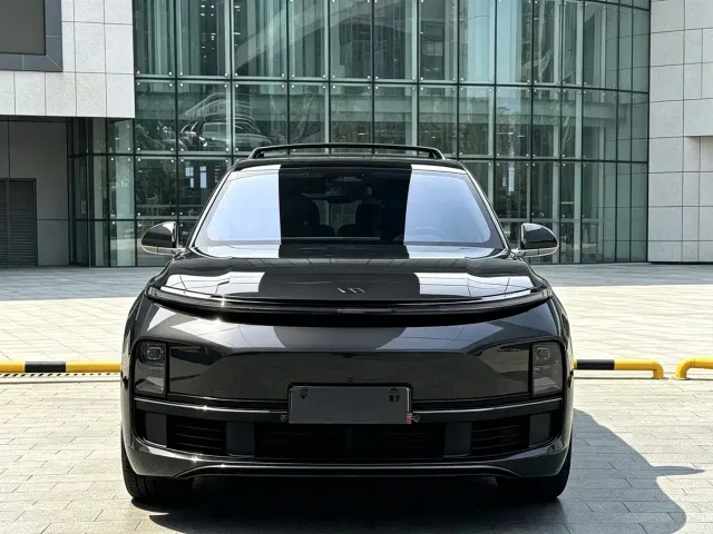 Li Auto L8 — Фото автомобиля 2