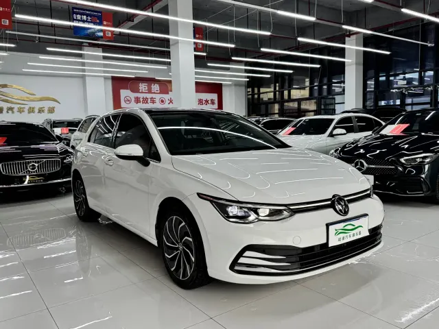 Volkswagen Golf — Фото автомобиля 3