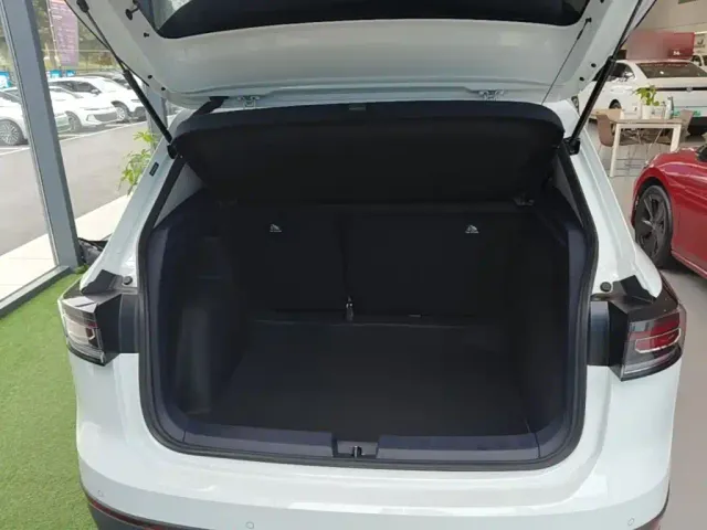 Volkswagen Tharu — Фото автомобиля 18