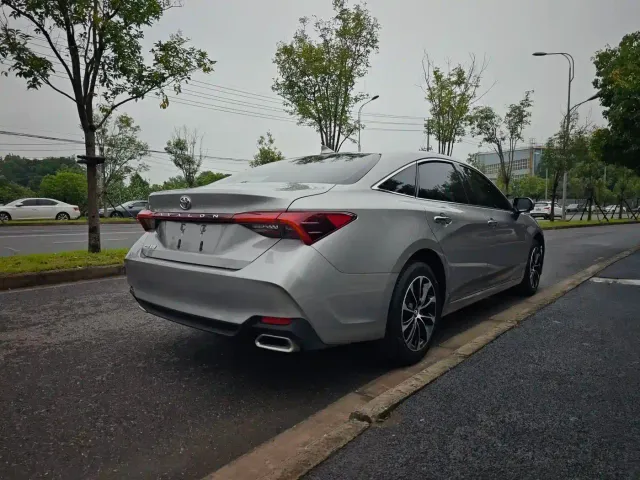 Toyota Avalon — Фото автомобиля 7