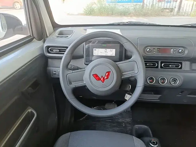 Wuling Zhiguang NEV — Фото автомобиля 6