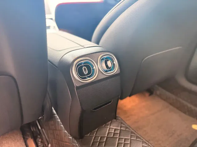 Mercedes-Benz C-Class — Фото автомобиля 17