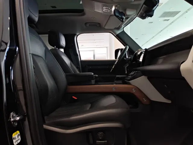 Land Rover Defender — Фото автомобиля 20