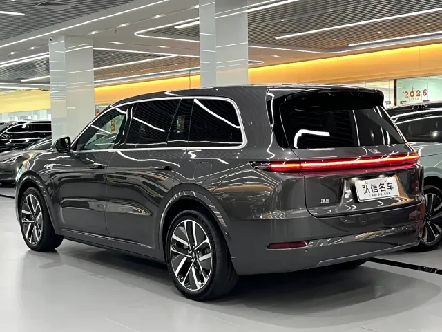 Li Auto L9 — Фото автомобиля 18