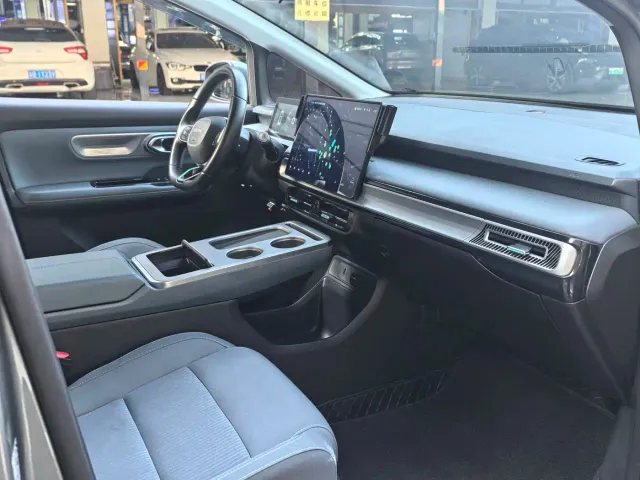 GAC Aion Y — Фото автомобиля 6