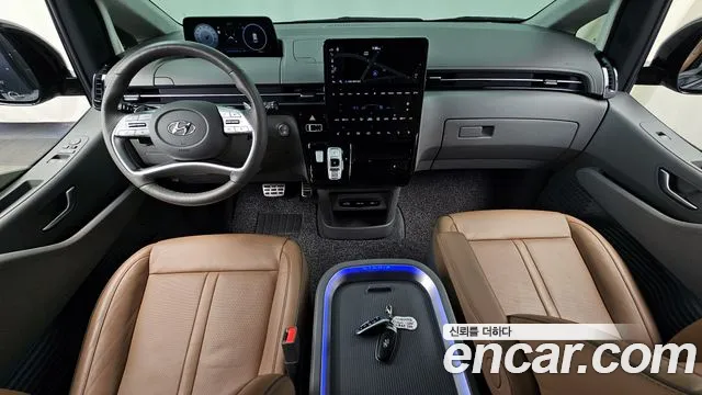 Hyundai Staria Staria 4WD Lounge 9 мест — Фото автомобиля 7
