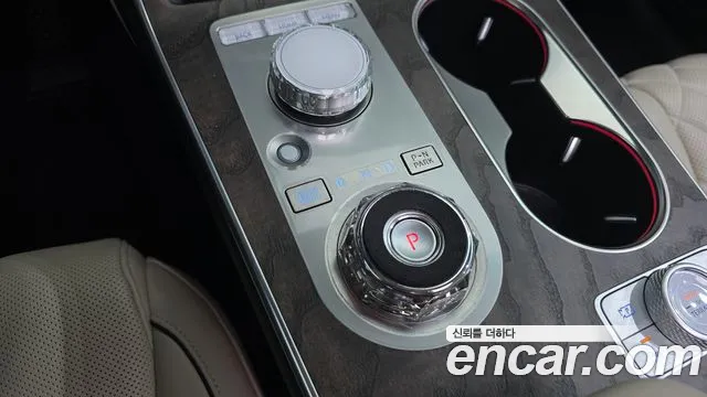 Genesis GV80 — Фото автомобиля 12