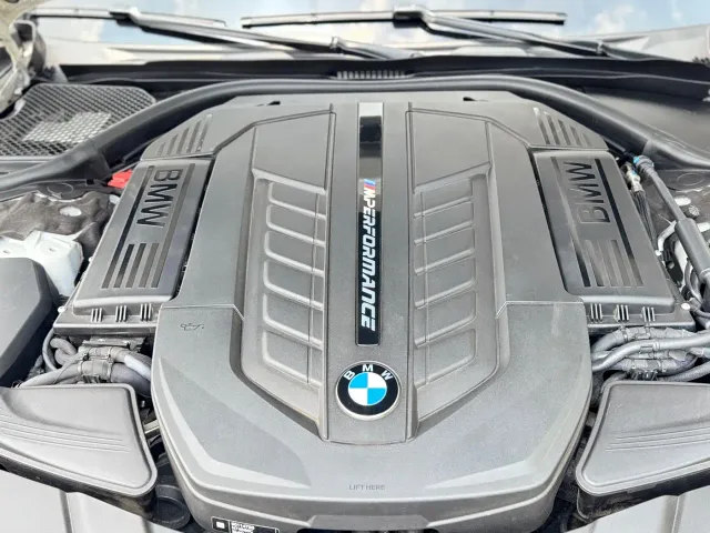 BMW 7 Series — Фото автомобиля 24
