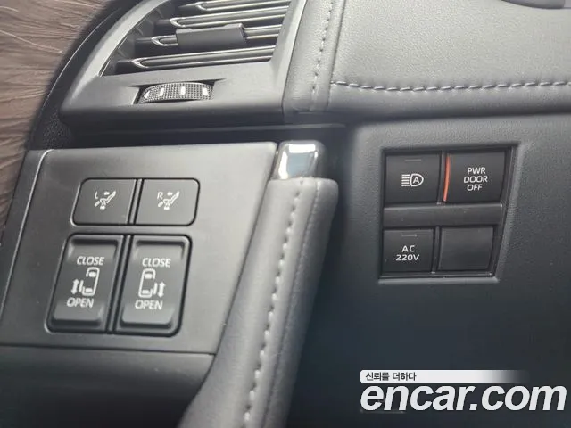 Toyota Alphard — Фото автомобиля 15